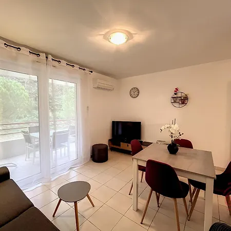 F2 Climatise A Lamalou-les-bains, Terrasse, Proche Centre Et Thermes, Animaux Acceptes - Fr-1-451-167 Apartment