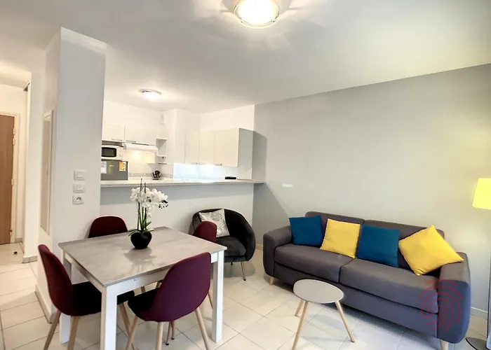 F2 Climatise A Lamalou-les-bains, Terrasse, Proche Centre Et Thermes, Animaux Acceptes - Fr-1-451-167 דירה למאלו-לה-בן
