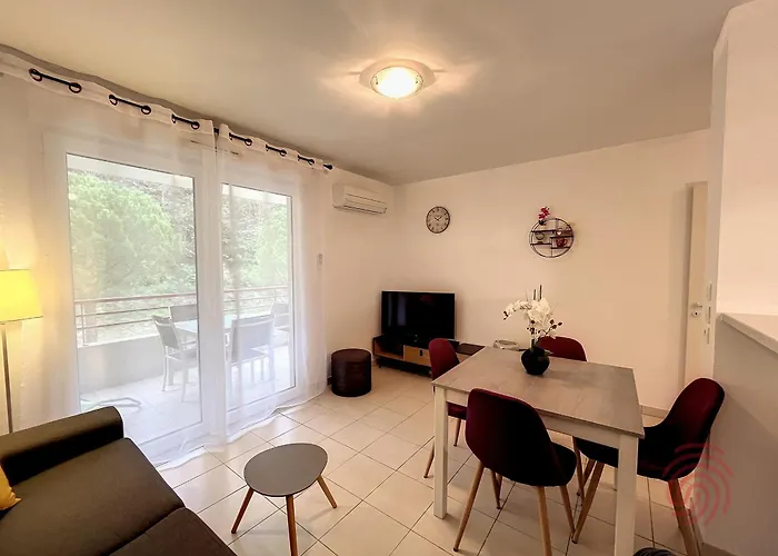 F2 Climatise A Lamalou-les-bains, Terrasse, Proche Centre Et Thermes, Animaux Acceptes - Fr-1-451-167 דירה