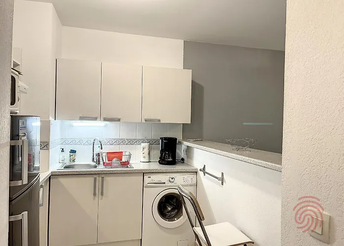 F2 Climatise A Lamalou-les-bains, Terrasse, Proche Centre Et Thermes, Animaux Acceptes - Fr-1-451-167 דירה