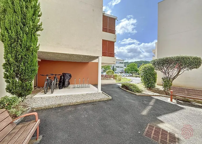 דירה F2 Climatise A Lamalou-les-bains, Terrasse, Proche Centre Et Thermes, Animaux Acceptes - Fr-1-451-167 *