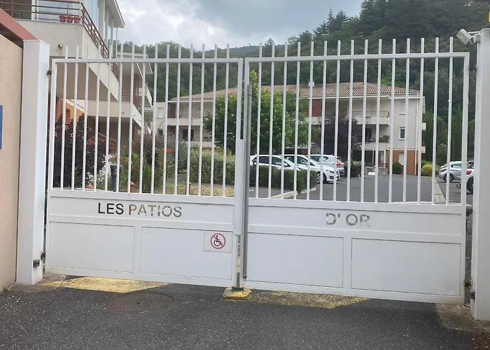 F2 Climatise A Lamalou-les-bains, Terrasse, Proche Centre Et Thermes, Animaux Acceptes - Fr-1-451-167 דירה